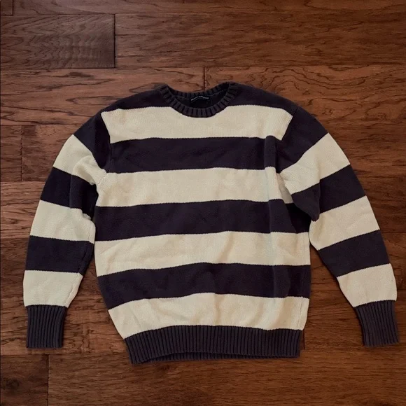 Brandy Melville stripped sweater - Picture 1 of 2